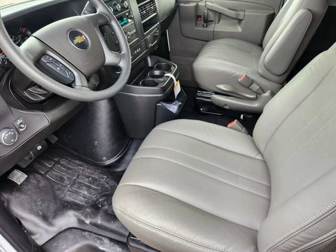New 2025 Chevrolet Express 2500 Extended RWD image 4