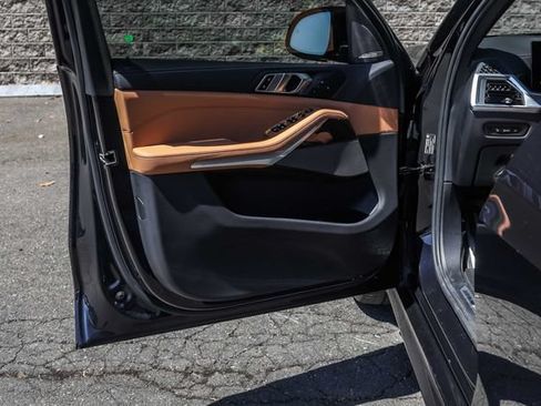 Used 2025 BMW X5 M60i AWD/4WD image 21