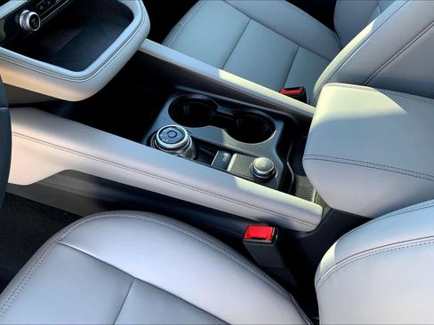 New 2026 Ford Explorer Active w/ Active Comfort Package image 7