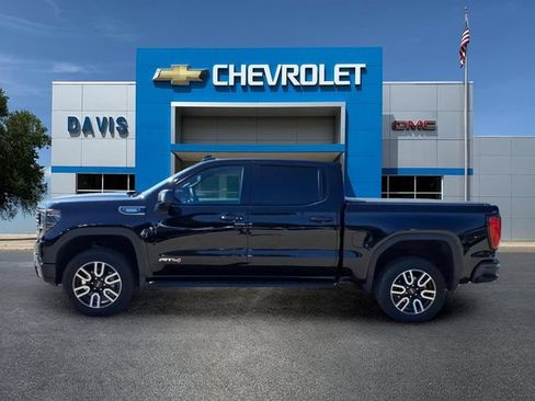Used 2025 GMC Sierra 1500 AT4 w/ AT4 Premium Package AWD/4WD image 6