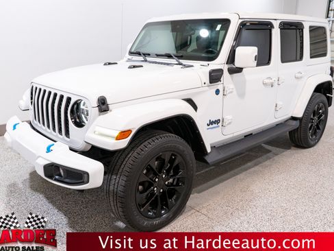 Used 2021 Jeep Wrangler Unlimited Sahara AWD/4WD image 2