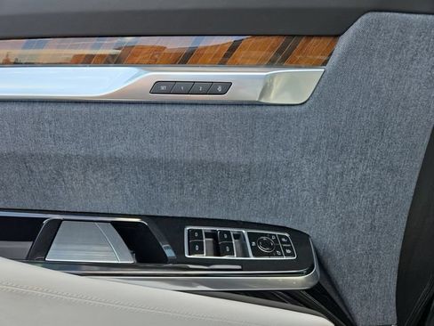Used 2026 Cadillac Escalade ESV Platinum Sport w/ LPO, Floor Liner Package AWD/4WD image 20