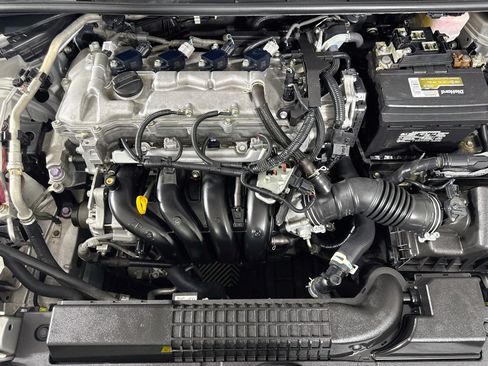 Used 2021 Toyota Corolla LE FWD image 38