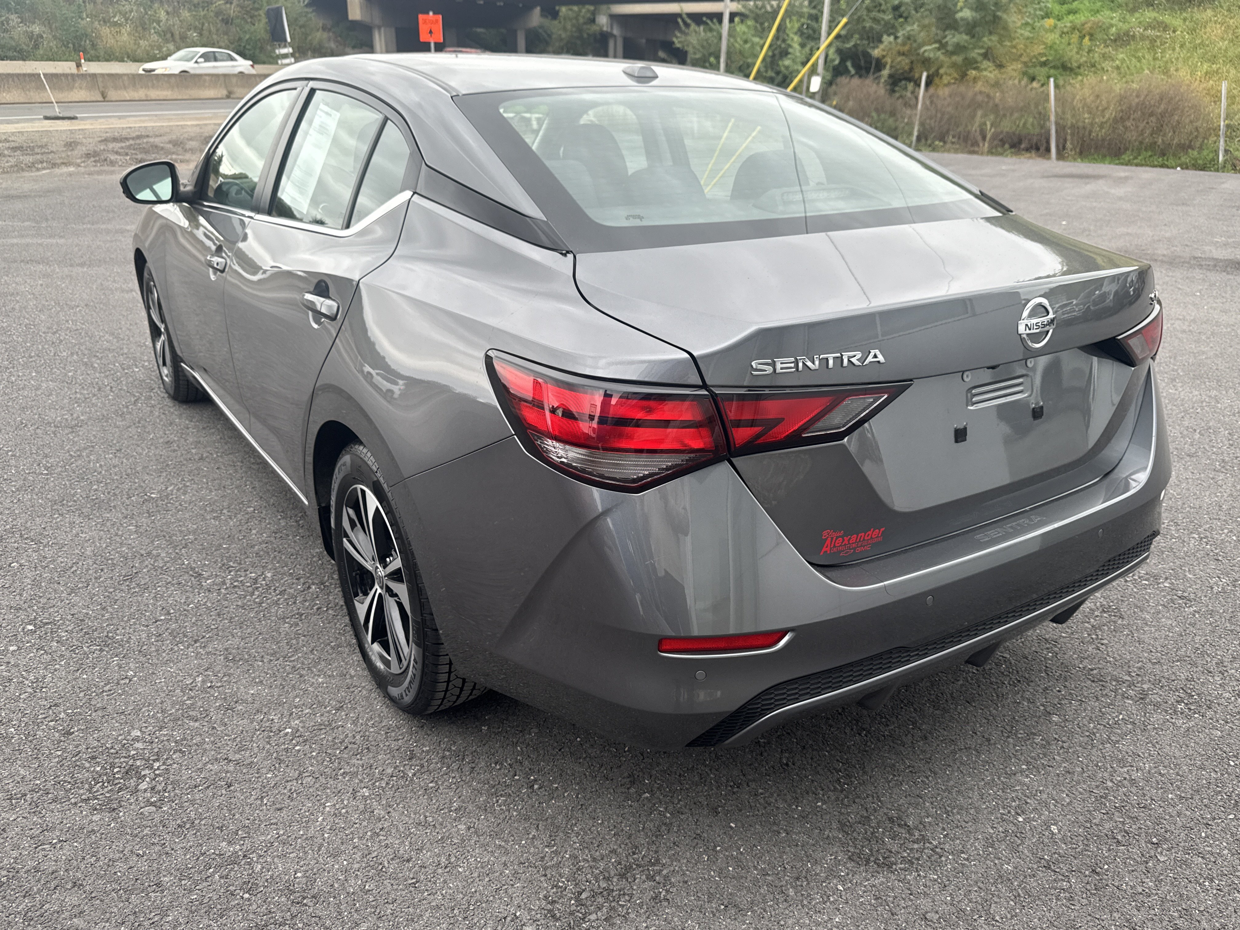 Used 2022 Nissan Sentra SV w/ Trunk Package FWD image 6