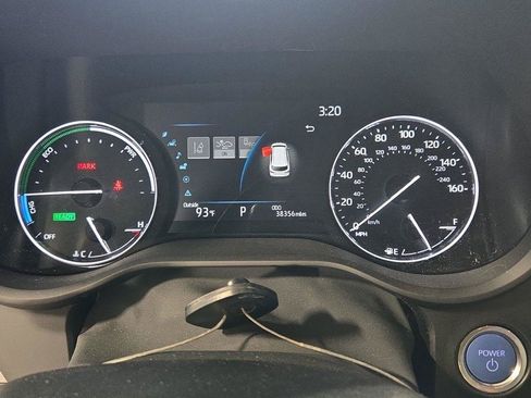 Used 2023 Toyota Sienna Limited FWD image 11