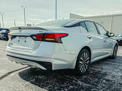 Used 2023 Nissan Altima 2.5 SV FWD image 6