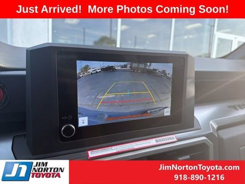 Used 2024 Toyota Tacoma TRD Off-Road image 15