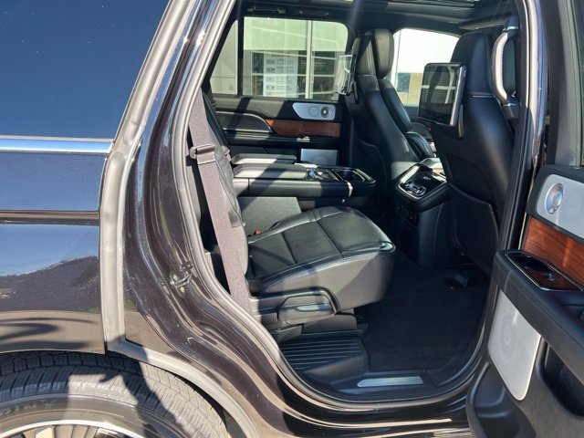 Used 2019 Lincoln Navigator Reserve AWD/4WD image 39