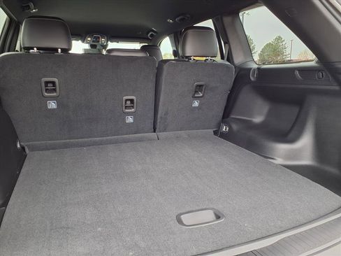 Used 2025 Jeep Grand Cherokee Limited image 21