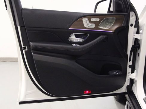 New 2026 Mercedes-Benz GLS 450 4MATIC image 15