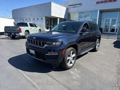 Certified 2024 Jeep Grand Cherokee Limited w/ Luxury Tech Group II RWD image 3