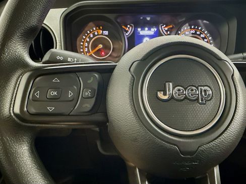 Used 2024 Jeep Gladiator Sport image 28