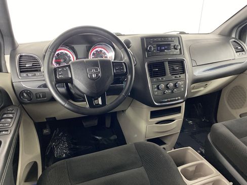 Used 2016 Dodge Grand Caravan SE FWD image 34