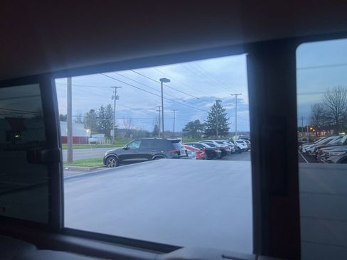 Used 2022 Chevrolet Colorado Z71 w/ Z71 Midnight Edition image 47