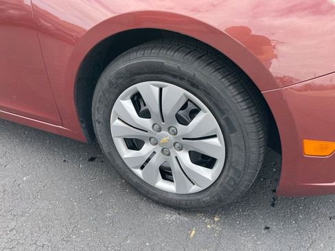 Used 2012 Chevrolet Cruze LS w/ Connectivity Package FWD image 3