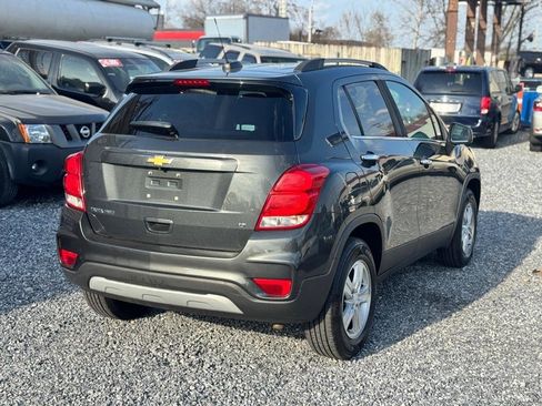 Used 2018 Chevrolet Trax LT w/ LT Convenience Package image 4