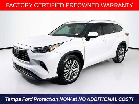 Used 2023 Toyota Highlander Platinum FWD image 1