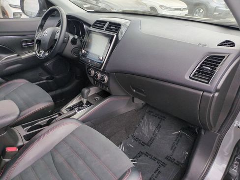 Used 2025 Mitsubishi Outlander Sport SE AWD/4WD image 30