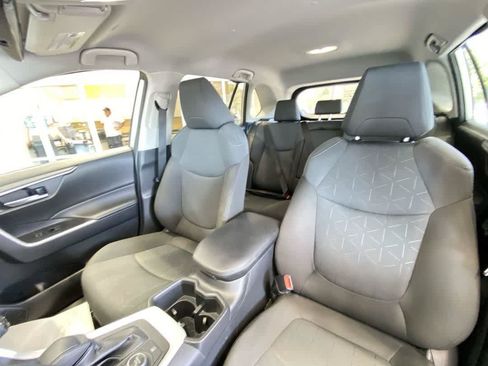 Used 2025 Toyota RAV4 XLE AWD/4WD image 14