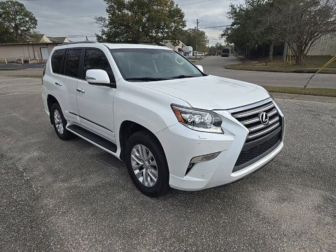 Used 2018 Lexus GX 460 image 3