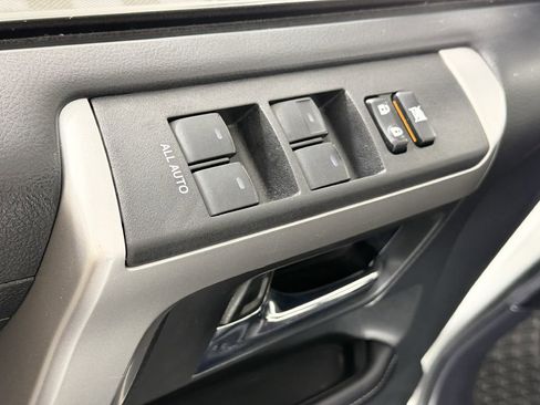 Used 2015 Toyota 4Runner SR5 Premium image 38