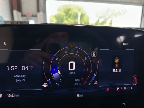 New 2025 Chevrolet Suburban Premier image 12