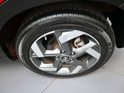 Certified 2023 Hyundai Venue Limited FWD image 15