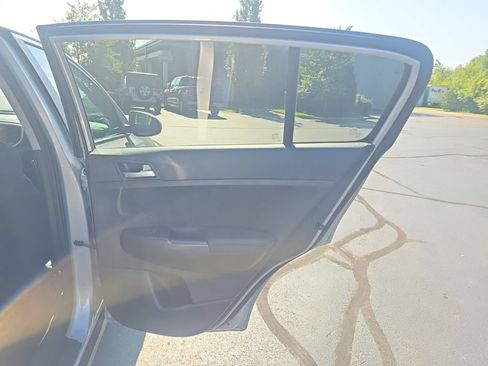 Used 2022 Kia Sportage LX AWD/4WD image 29