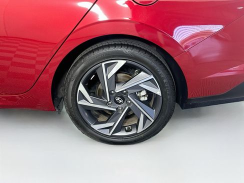 Used 2025 Hyundai Elantra SEL FWD image 11