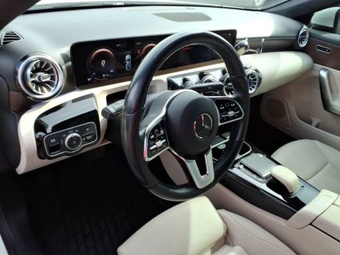 Used 2022 Mercedes-Benz A 220 4MATIC image 8