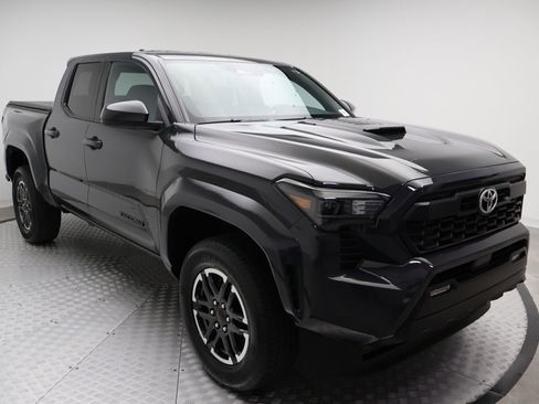 Certified 2025 Toyota Tacoma TRD Sport image 5