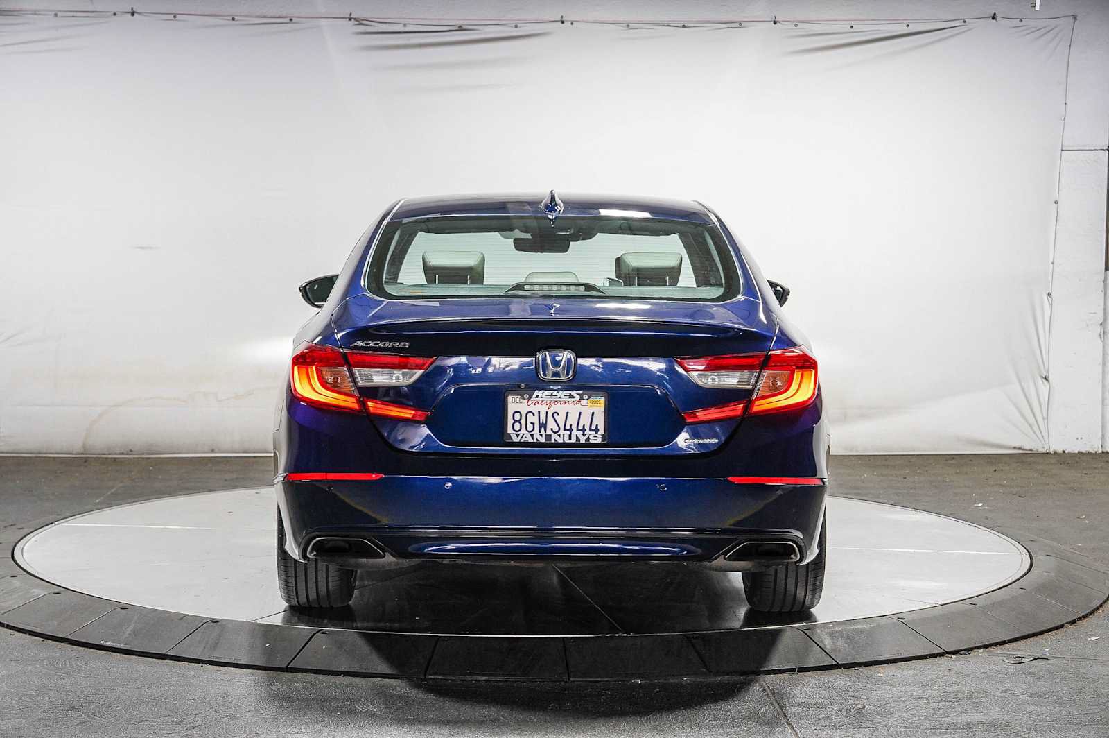Used 2018 Honda Accord Touring image 3