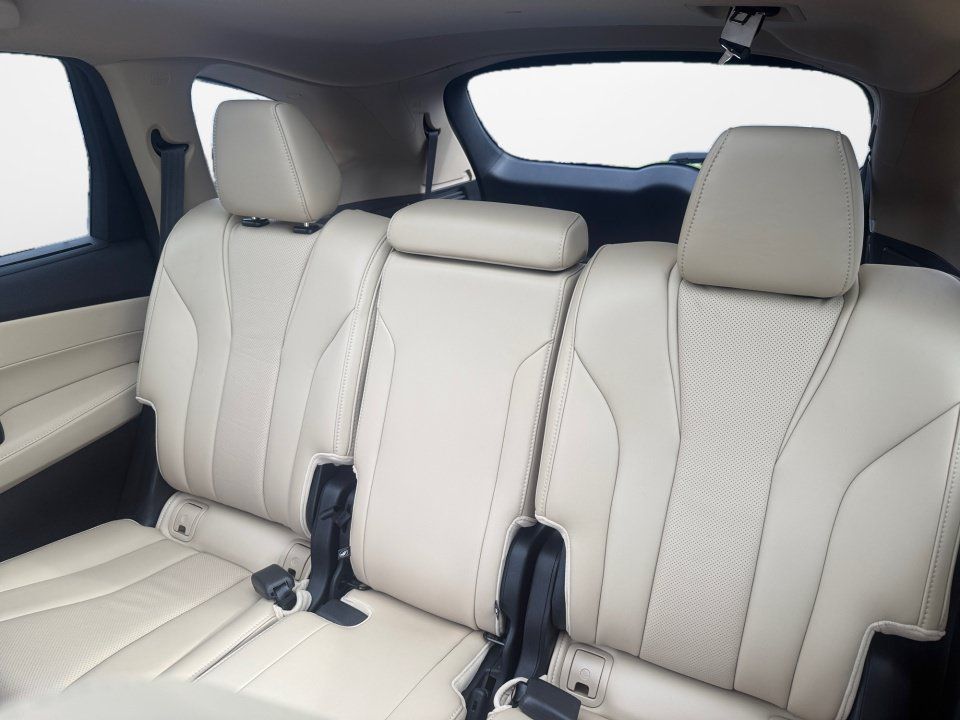 Used 2024 Acura MDX w/ Technology Package FWD image 12