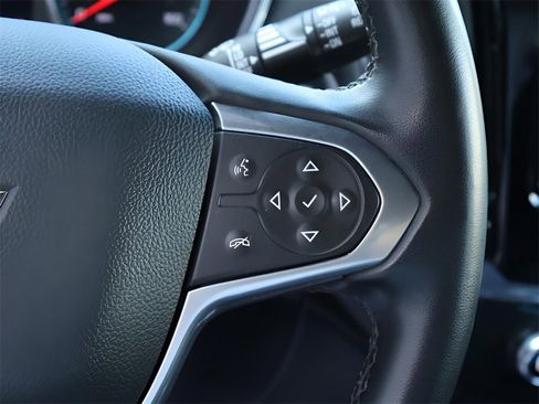 Used 2023 Chevrolet Traverse LT image 35