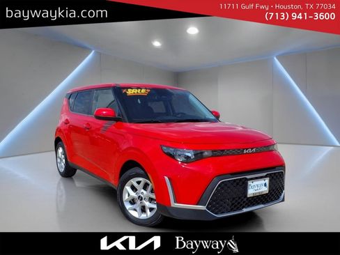 Certified 2023 Kia Soul S FWD image 1