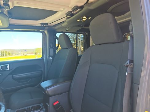Used 2021 Jeep Wrangler Unlimited Sport AWD/4WD image 12
