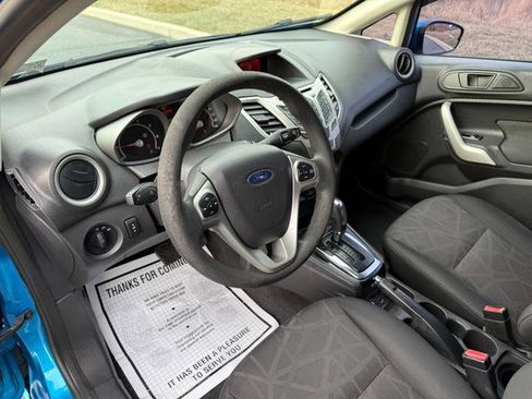 Used 2012 Ford Fiesta SE image 9