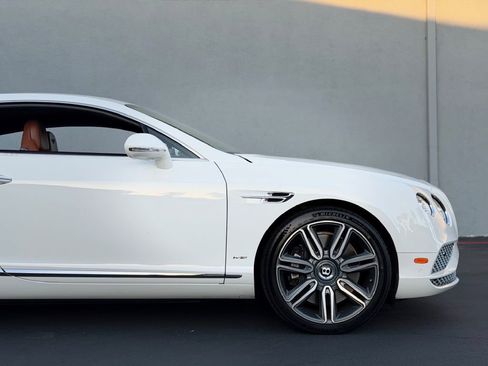 Used 2016 Bentley Continental GT image 5