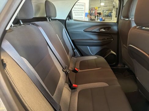 Used 2025 Chevrolet TrailBlazer LT AWD/4WD image 27