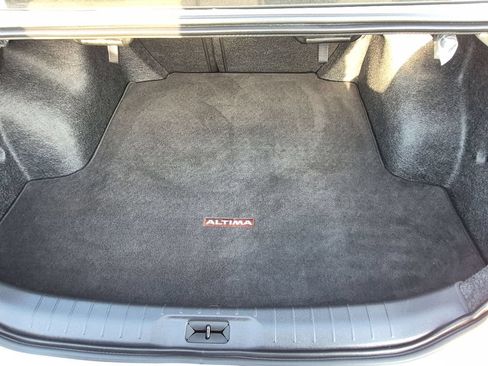 Used 2025 Nissan Altima 2.5 SR w/ SR Premium Package FWD image 29