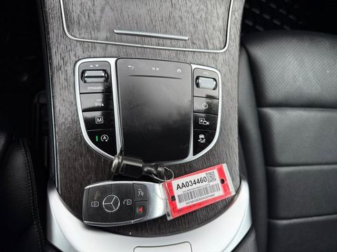 Used 2022 Mercedes-Benz GLC 300 4MATIC w/ Multimedia Package Lite image 18