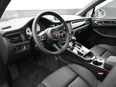 New 2026 Porsche Macan AWD/4WD image 4