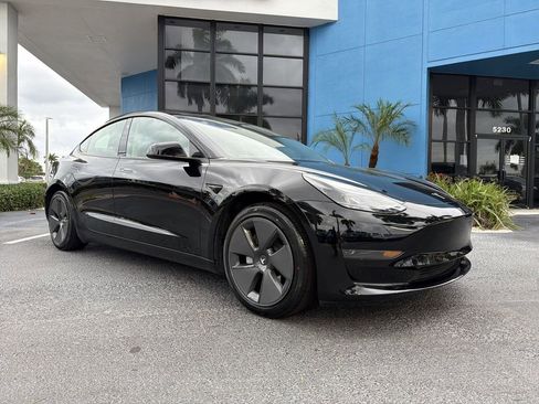 Used 2023 Tesla Model 3 Standard Range image 21