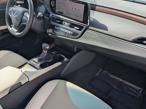 Used 2025 Lexus ES 300h w/ Premium Package image 21