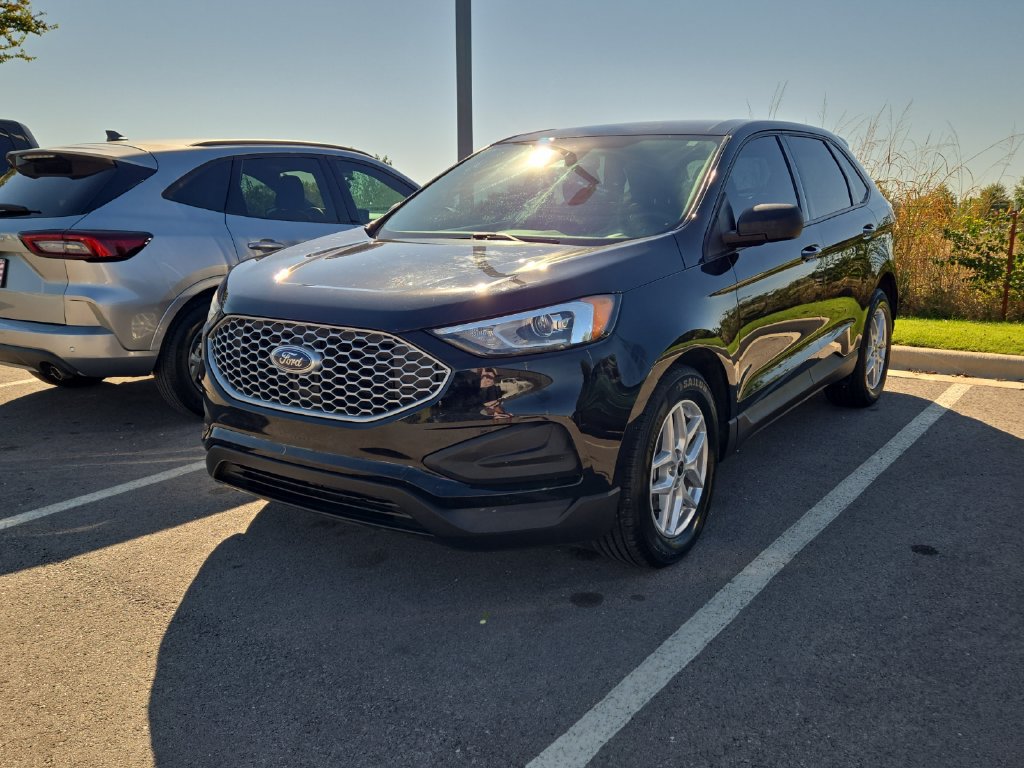 Used 2023 Ford Edge SE AWD/4WD image 1