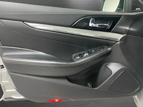 Used 2020 Nissan Maxima 3.5 SL w/ Floor Mat Group FWD image 9