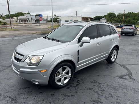 Used 2014 Chevrolet Captiva Sport LT w/ Convenience Package FWD image 2