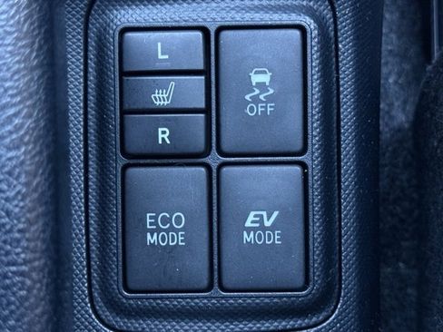 Used 2016 Toyota Prius C Four image 16