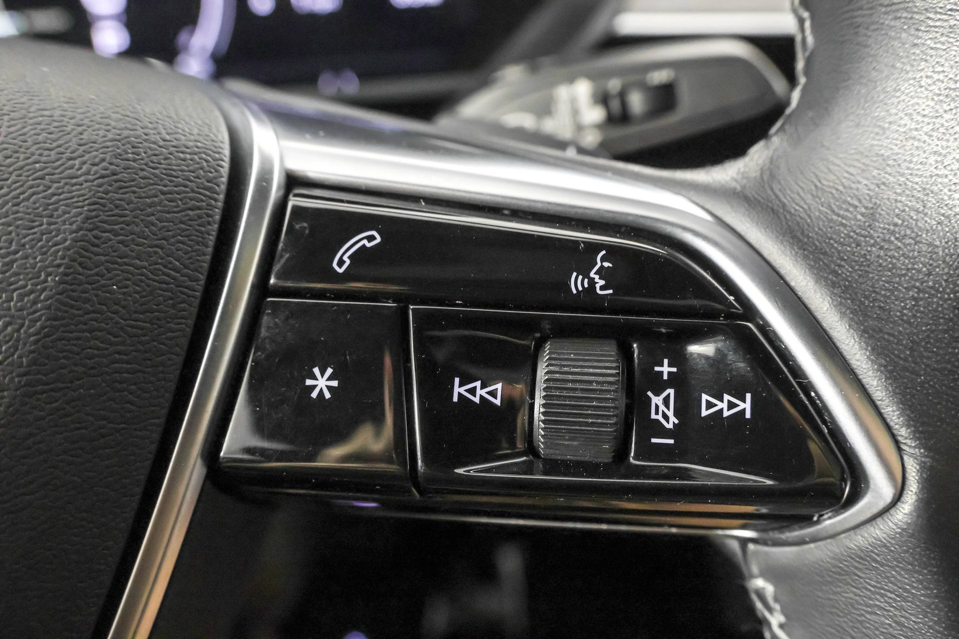 Used 2024 Audi Q8 e-tron Premium Plus w/ Premium Plus Package AWD/4WD image 26