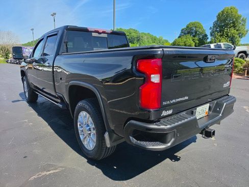 Used 2021 Chevrolet Silverado 2500 High Country w/ LPO, Hitch Package AWD/4WD image 3